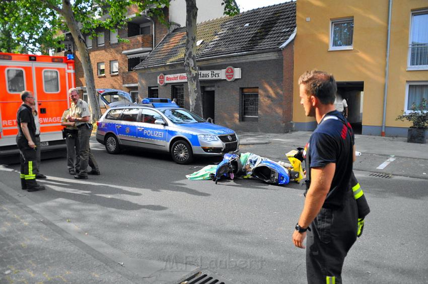 VU nach Verfolgungsfahrt Koeln Ossendorf Frohnhofstr P02.JPG